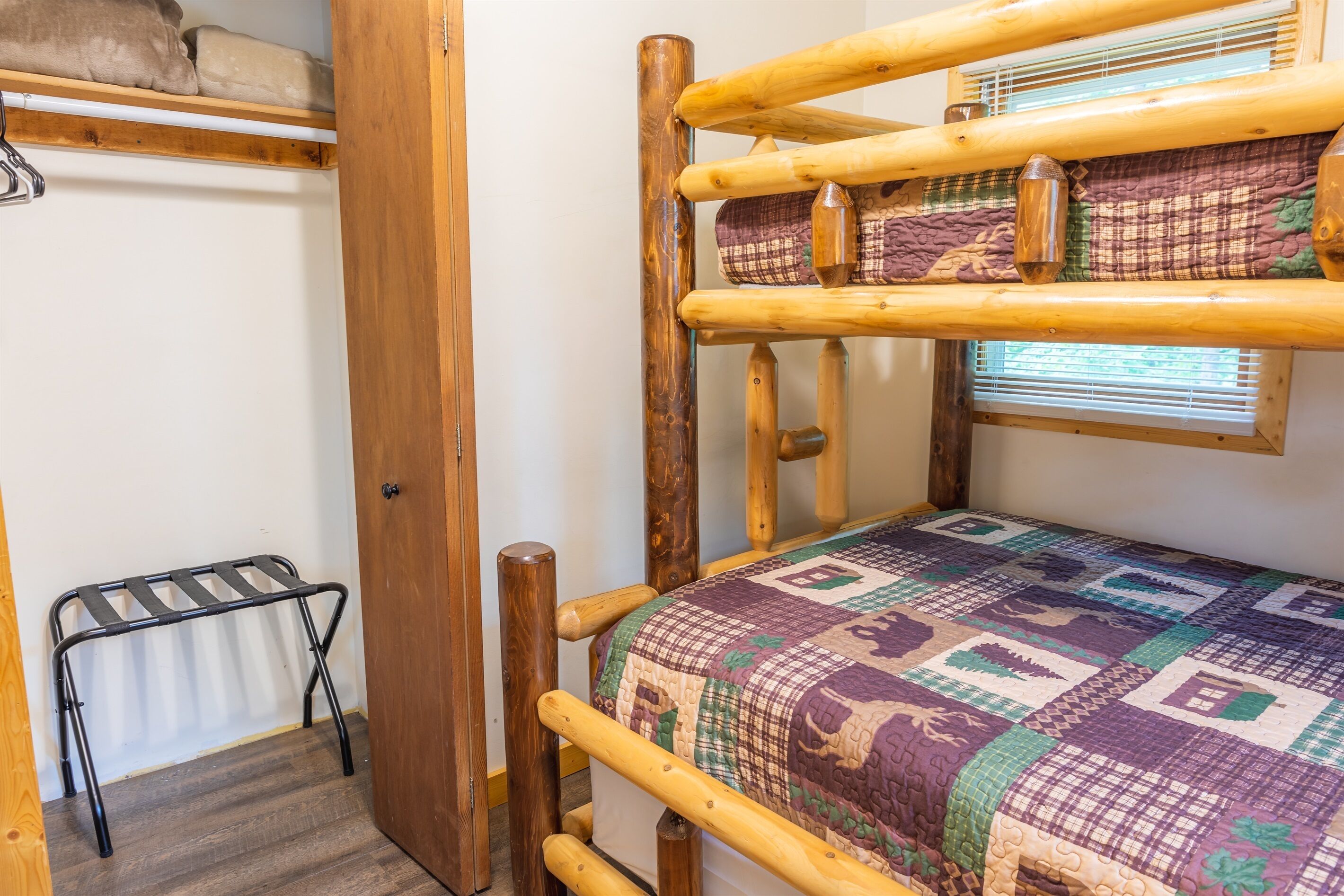 5 makuuhuonetta, silitysrauta/-lauta, ilmainen Wi-Fi, vuodevaatteet