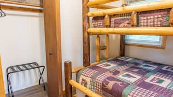 5 makuuhuonetta, silitysrauta/-lauta, ilmainen Wi-Fi, vuodevaatteet