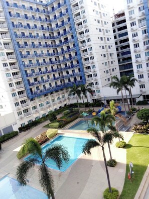 6 piscines extérieures