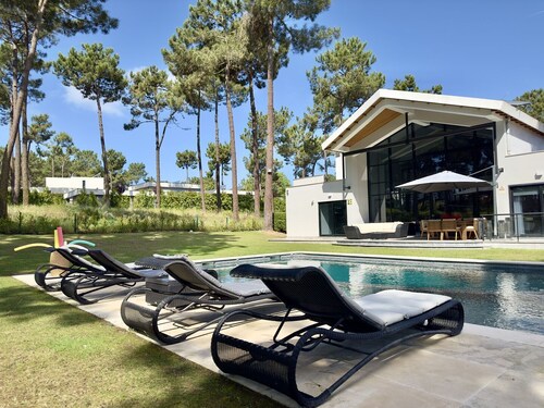 Quiet Villa with wonderful views of the golf courses!