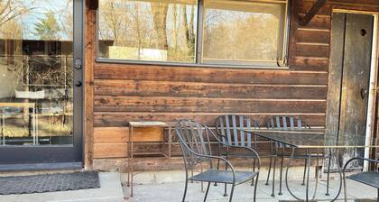 A pleasant space in a pleasant neighborhood in a beautiful part of the country!