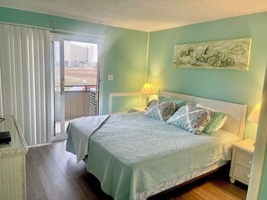 2 bedrooms, WiFi, bed sheets - 2BR/2BA Mariner’s Cove Condo with Marsh Views, Steps to Ocean (Myrtle Beach)