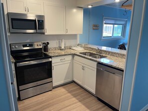 Private kitchen - 2BR/2BA Mariner’s Cove Condo with Marsh Views, Steps to Ocean (Myrtle Beach)