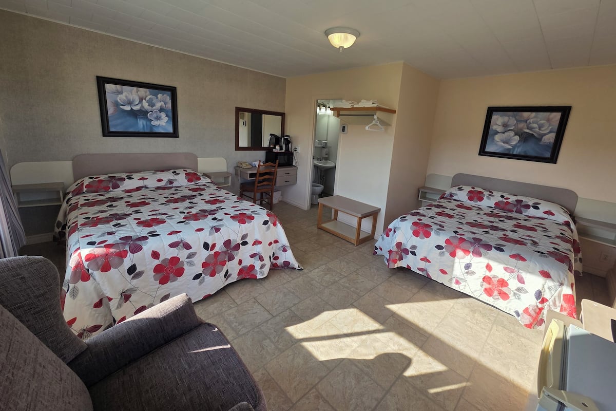 Comfort Quadruple Room | 1 bedroom, desk, laptop workspace, blackout drapes