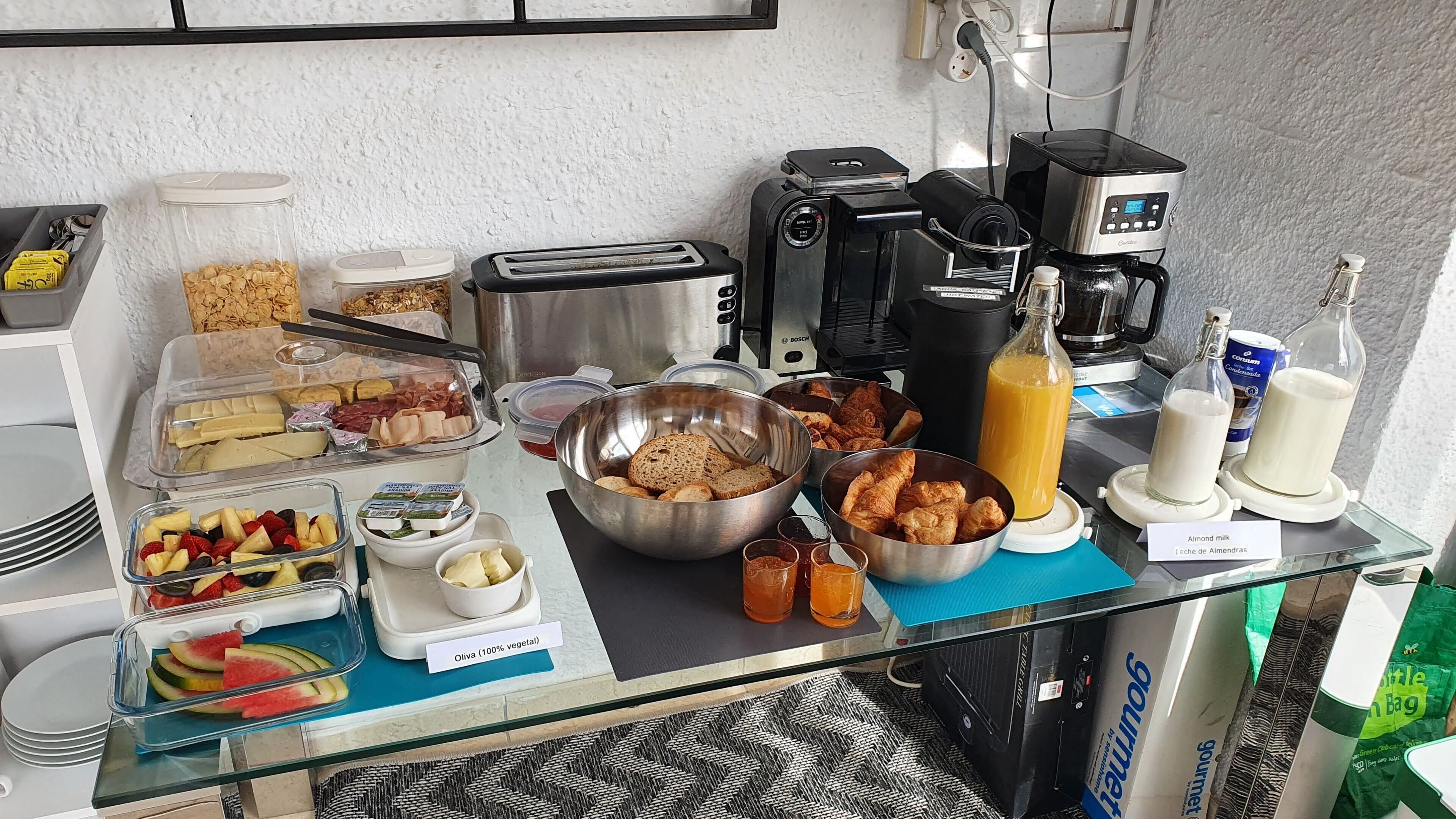 Free daily continental breakfast 
