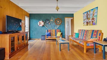 Smart TV, DVD player, books