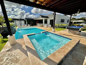 Piscine extérieure