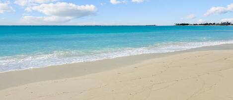 Beach nearby, sun-loungers, beach towels