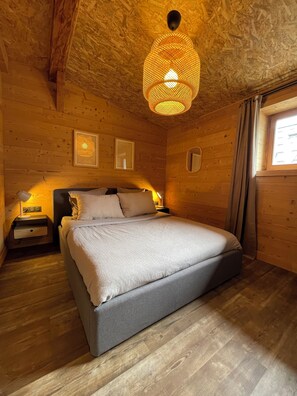 2 quartos, berço de viagem, Wi-Fi de cortesia, roupa de cama
