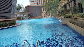3 outdoor pools