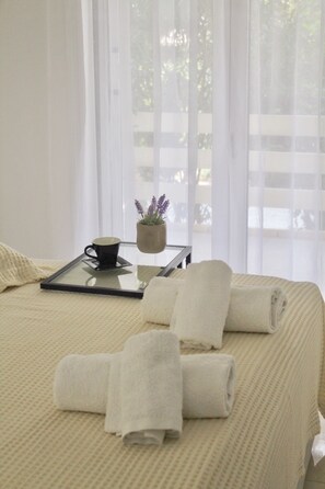 2 habitaciones, tabla de planchar con plancha, wifi y ropa de cama