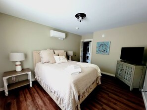 Iron/ironing board, travel cot, WiFi, bed sheets