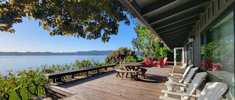 تناول الطعام بالخارج