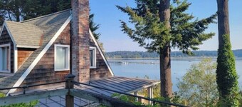 Downtown Silverdale Waterfront Home!

