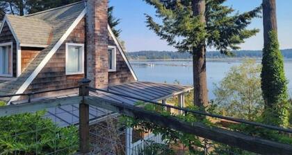 Downtown Silverdale Waterfront Home!