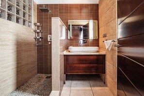 Hårføner og håndklær