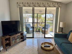 Smart TV, table tennis, books - Shorewalk HC-near Anna Maria Island Beaches and IMG, Pools, Tennis, Pickle ball. (Bradenton)