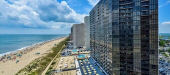 Stunning 2-Bedroom Oceanfront Condo @ Golden Sands, Sleeps 6 in Luxury Comfort! 