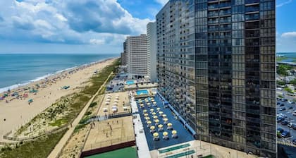 Stunning 2-Bedroom Oceanfront Condo @ Golden Sands, Sleeps 6 in Luxury Comfort!