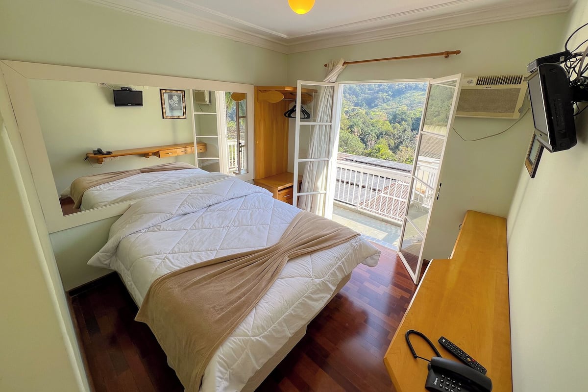 Quarto Stardard com Varanda | WiFi (free), bed sheets