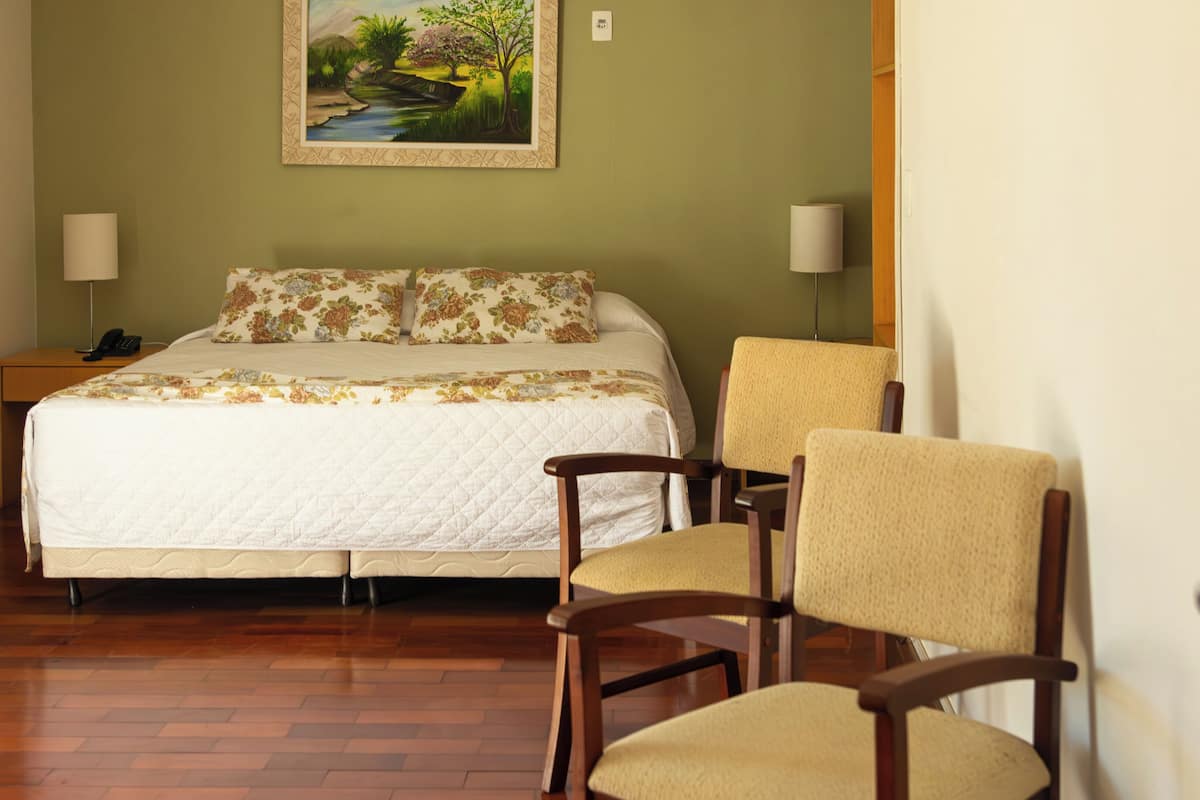 Deluxe Suite, Garden View | WiFi (free), bed sheets