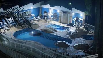 Piscina interna, piscina externa