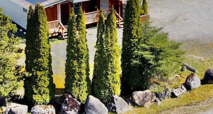 Deluxe Queen Suite C
