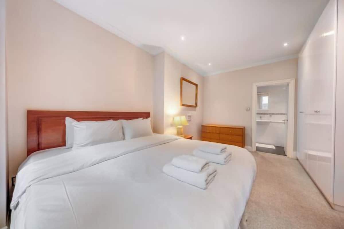 Desk, blackout curtains, iron/ironing board, free WiFi