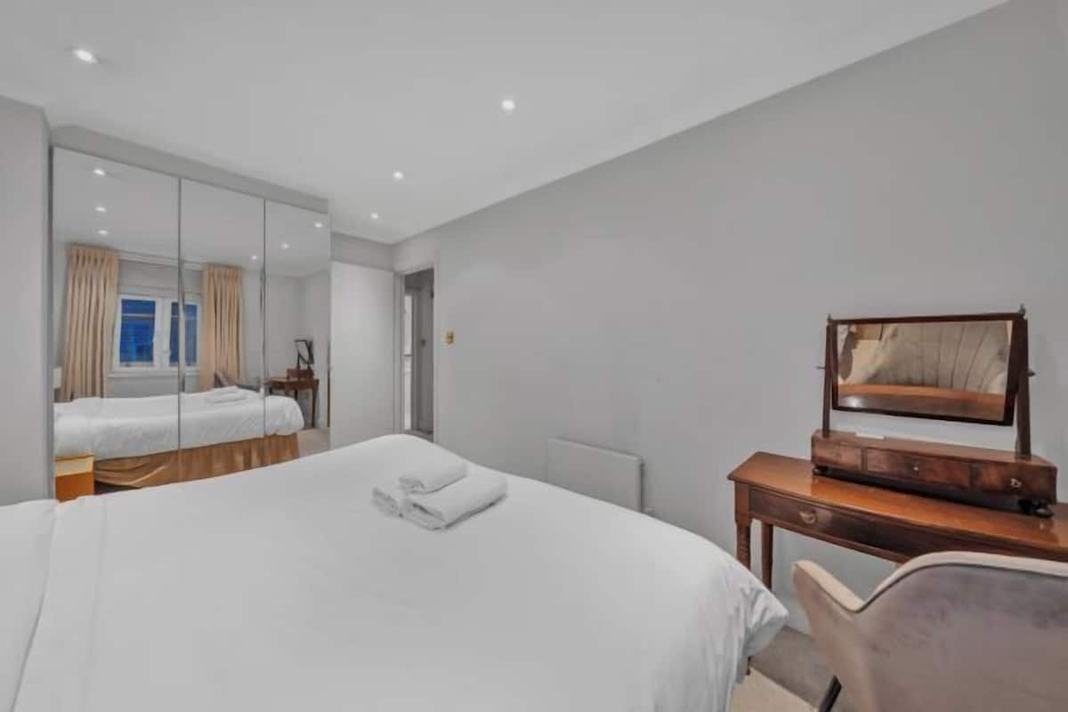 Desk, blackout curtains, iron/ironing board, free WiFi