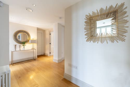 Leilighet – design | Oppholdsområde | En 40-tommers LCD-TV med digitale kanaler