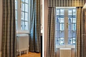 Appartement Supérieur, 2 chambres | Coin séjour | Télévision LCD de 40 pouces avec chaînes numériques