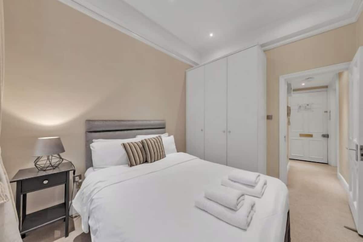 Desk, blackout curtains, iron/ironing board, free WiFi