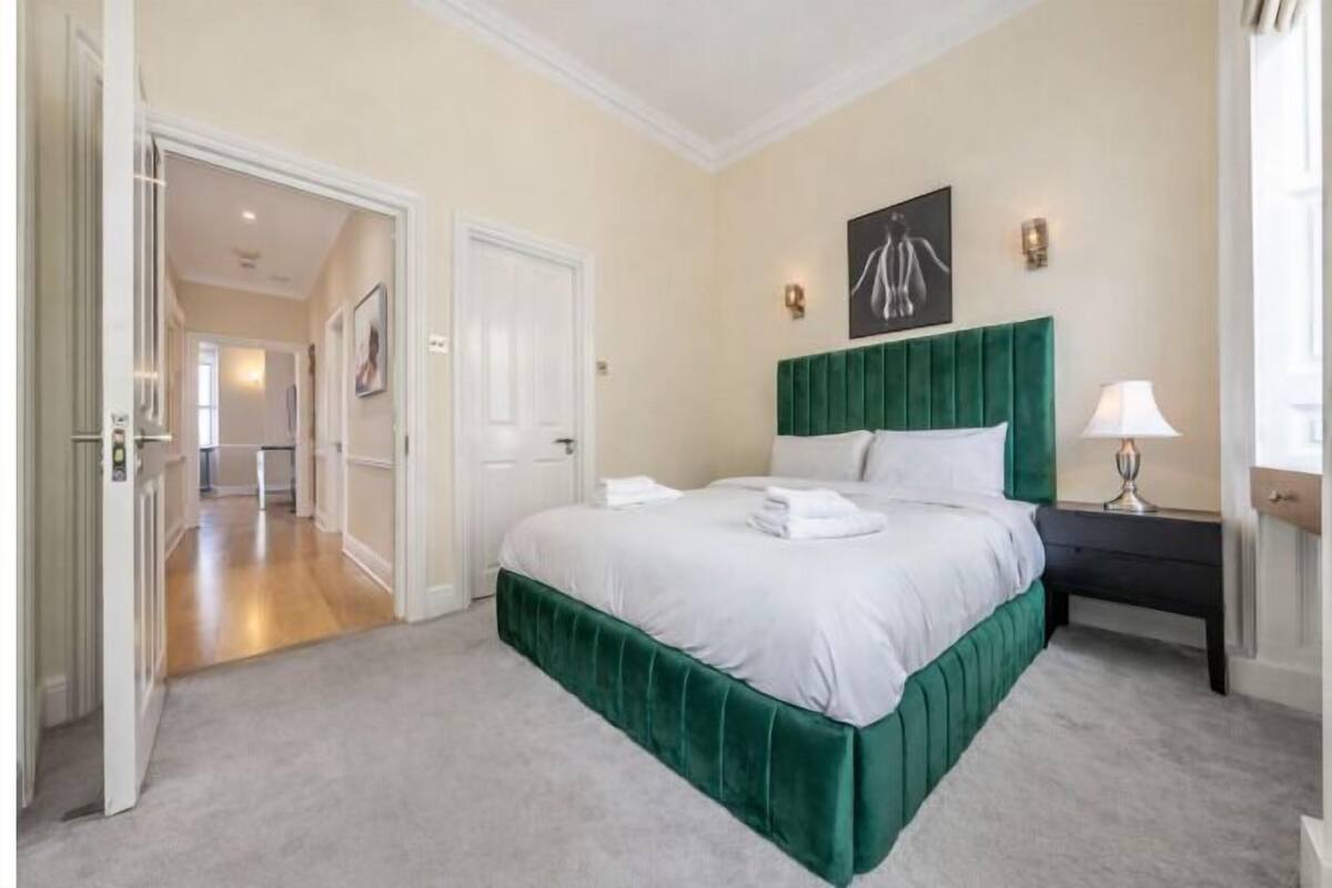 Desk, blackout drapes, iron/ironing board, free WiFi