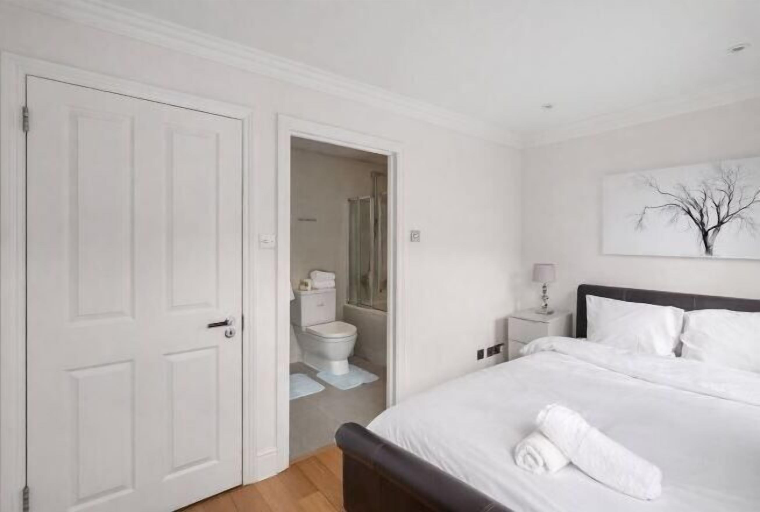 Desk, blackout drapes, iron/ironing board, free WiFi