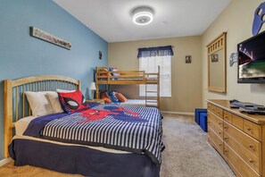 3 Schlafzimmer, Bügeleisen/Bügelbrett, Reisekinderbett, kostenloses WLAN