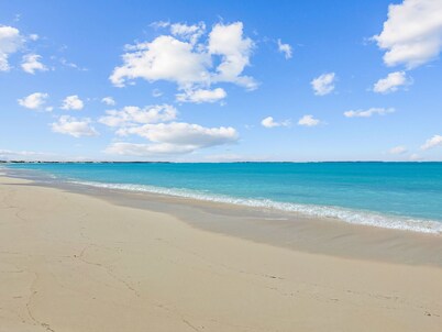 Pet Friendly, Golf Cart Included, Exuma Villa, Treasure Cay, Bahamas