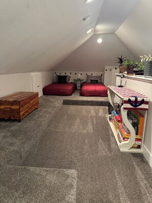 5 habitaciones, escritorio, tabla de planchar con plancha y wifi gratis 