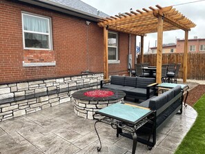 تناول الطعام بالخارج