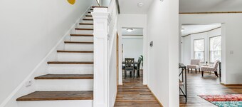 Charming Home - 2 Mi to Niagara Falls State Park!
