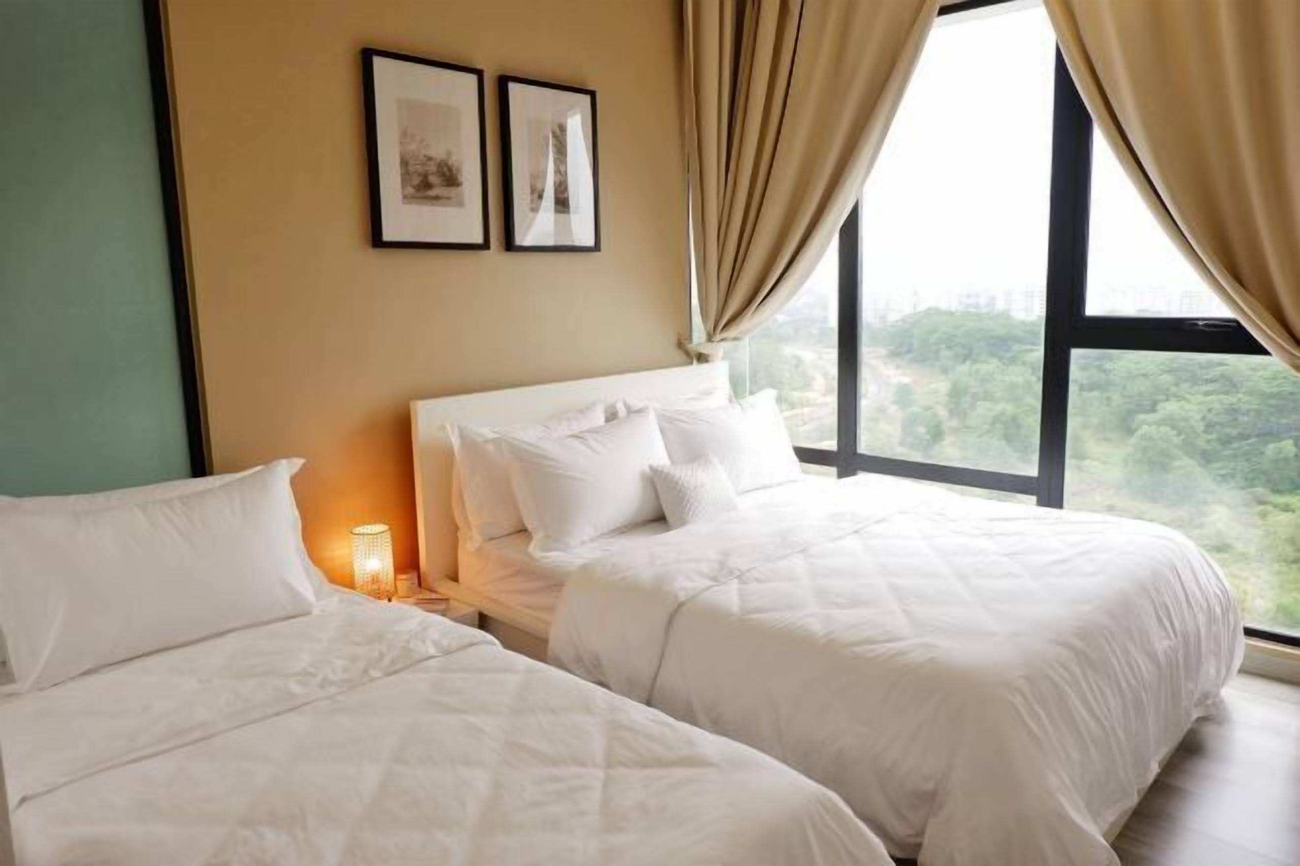 Escritorio, wifi gratis y ropa de cama 