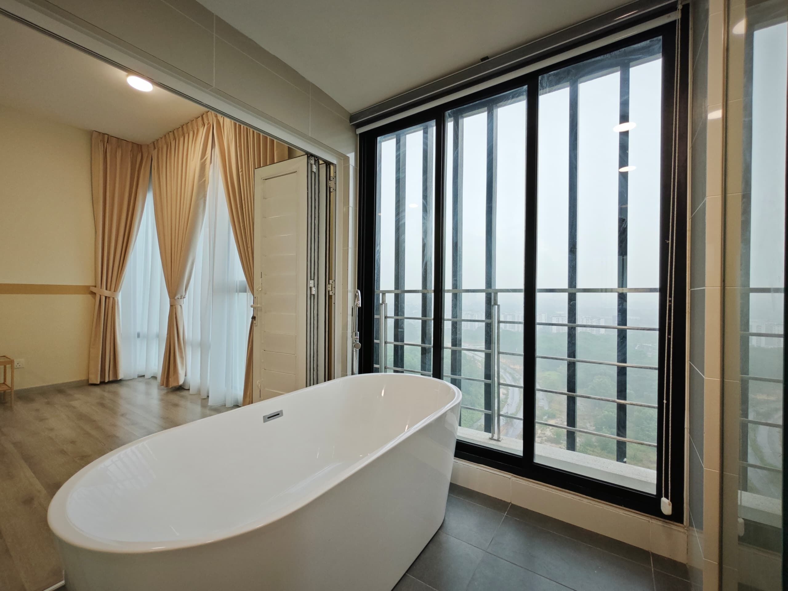 Bathtub besar