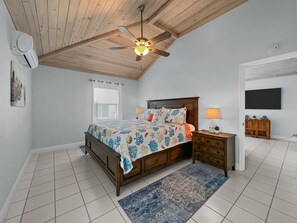 2 slaapkamers, een strijkplank/strijkijzer, gratis wifi, beddengoed