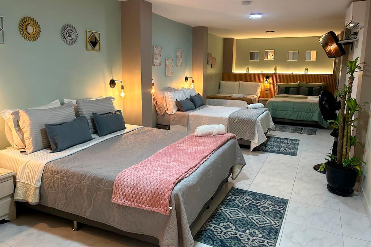 Familie suite | Luxe beddengoed, donsdekens, bedden met traagschuimmatrassen