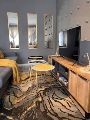 Living area - GoldenStar - Lovely Modern Open plan Apartment. (Dainfern)