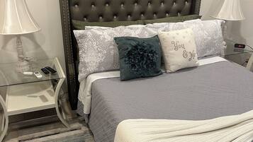 1 bedroom, in-room safe, desk, iron/ironing board