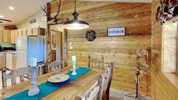 House (3 Bedrooms) | Property amenity