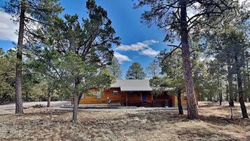 House (3 Bedrooms) | Property amenity