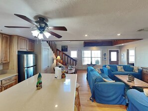 Interior - Beachfront Sandcastle (Freeport)