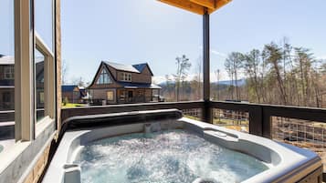 Studio (4 Bedrooms) | Property amenity