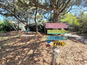 Property grounds - "Gay Dayz"4 bed/3.5bath w/pool/beach access (North Topsail Beach)